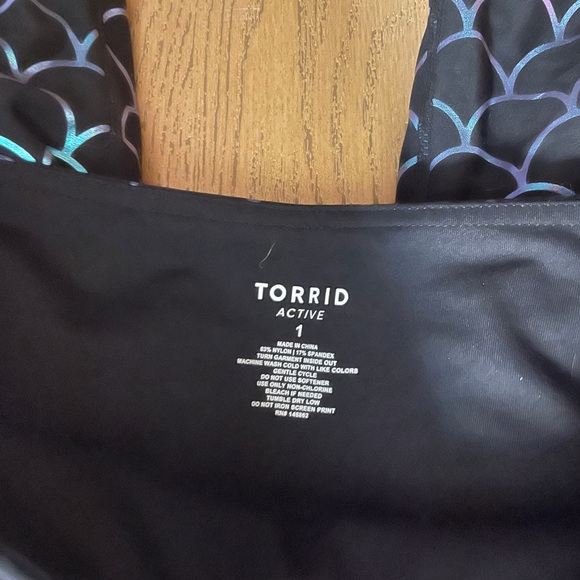 Torrid Black Leggings with Iridescent Scale Design - Picture 2 of 3
